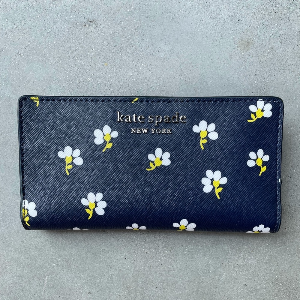 Like New Kate Spade Wallet. Navy w/ White Flowers